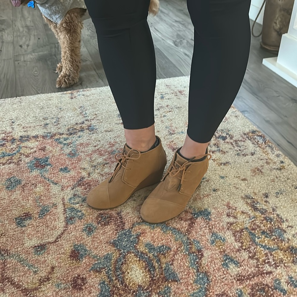 Tom’s booties
